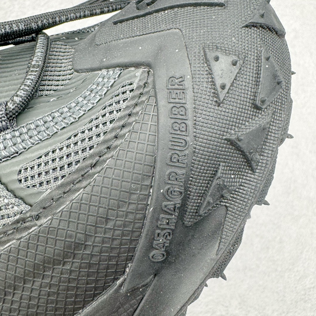 图片[17]-＃AW纯原 NK ACG Mountain Fly 2 Low GTX 复古潮流户外登山鞋防水慢跑鞋 HF6245-001 全新来袭 该款沿袭前代高帮版型的设计传统 轻盈鞋面结合灵巧的脚踝包裹设计 为双足打造出一体化的舒适脚感 助力轻松畅行 中底融入柔软的React泡棉与Vaporfiy 科技 让你在岩石小径徒步时也像行走在都市般轻松舒适 粘性橡胶大底铸就了攀岩级别的出众抓地力 助你从容面对各种环境挑战 尺码：36 36.5 37.5 38 38.5 39 40 40.5 41 42 42.5 43 44 44.5 45 46-选品中心