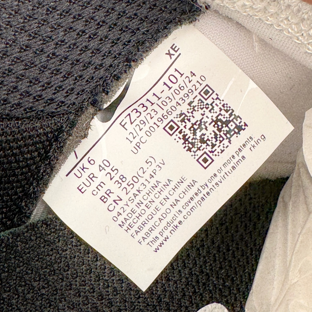 图片[11]-＃AW纯原 CDG x NK ACG Mountain Fly 2 Low GTX 联名复古潮流户外登山鞋防水慢跑鞋 FZ3311-101 全新来袭 该款沿袭前代高帮版型的设计传统 轻盈鞋面结合灵巧的脚踝包裹设计 为双足打造出一体化的舒适脚感 助力轻松畅行 中底融入柔软的React泡棉与Vaporfly 科技 让你在岩石小径徒步时也像行走在都市般轻松舒适 粘性橡胶大底铸就了攀岩级别的出众抓地力 助你从容面对各种环境挑战 尺码：36 36.5 37.5 38 38.5 39 40 40.5 41 42 42.5 43 44 44.5 45 46-选品中心