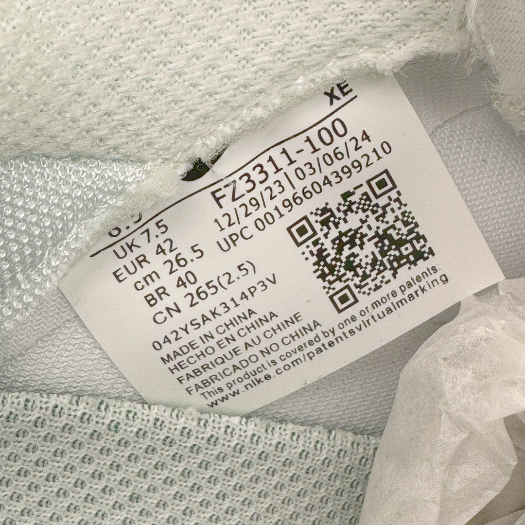 图片[11]-＃AW纯原 CDG x NK ACG Mountain Fly 2 Low GTX 联名复古潮流户外登山鞋防水慢跑鞋 FZ3311-100 全新来袭 该款沿袭前代高帮版型的设计传统 轻盈鞋面结合灵巧的脚踝包裹设计 为双足打造出一体化的舒适脚感 助力轻松畅行 中底融入柔软的React泡棉与Vaporfly 科技 让你在岩石小径徒步时也像行走在都市般轻松舒适 粘性橡胶大底铸就了攀岩级别的出众抓地力 助你从容面对各种环境挑战 尺码：36 36.5 37.5 38 38.5 39 40 40.5 41 42 42.5 43 44 44.5 45 46-选品中心