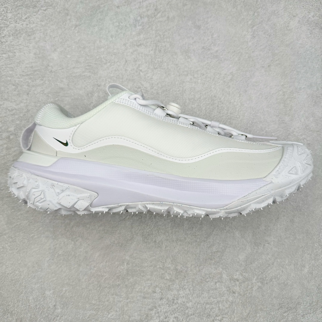 ＃AW纯原 CDG x NK ACG Mountain Fly 2 Low GTX 联名复古潮流户外登山鞋防水慢跑鞋 FZ3311-100 全新来袭 该款沿袭前代高帮版型的设计传统 轻盈鞋面结合灵巧的脚踝包裹设计 为双足打造出一体化的舒适脚感 助力轻松畅行 中底融入柔软的React泡棉与Vaporfly 科技 让你在岩石小径徒步时也像行走在都市般轻松舒适 粘性橡胶大底铸就了攀岩级别的出众抓地力 助你从容面对各种环境挑战 尺码：36 36.5 37.5 38 38.5 39 40 40.5 41 42 42.5 43 44 44.5 45 46-选品中心