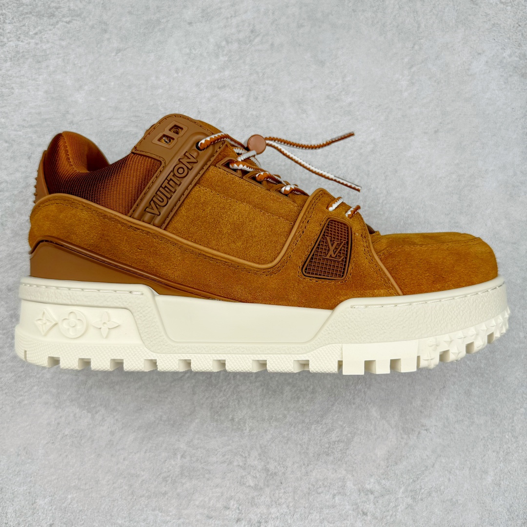 lv Trainer Maxi 小胖丁系列面包鞋 驴牌23S时尚走秀款 原版购入开发历时半年开发打造 原版完美楦型 多次调试 达到还原99% 鞋面独家订制细柔小牛皮 厚实织物鞋带 独家私模超轻TPU大底 原配扣子串珠 正确原装黄色鞋盒 正确中底印花 鞋面印花3D高频深度立体 全鞋电脑针车 紧密相连 针距密度一致 皮面裁剪部位 统一油边封口工艺 备受瞩目火热面包鞋再次拉满流量 各地网红上脚 立体饱满的彩色面包鞋身 超大版型重新诠释了 Virgil Abloh大热lv运动时装鞋 完美增高5CM Size 36 37 38 39 40 41 42 43 44 45-选品中心