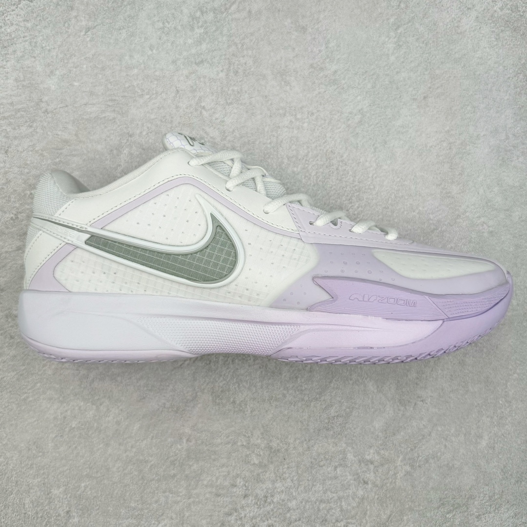 NK Air Zoom G.T. Cut Academy EP GT男/女篮球鞋 HF0231-100 NK首度推出G.T. Cut 系列的平价款式G.T. Cut Academy，外型维持一贯的流线型设计。不同价格的款式，让不同需求的球友也能入手适合自己的球鞋。足底出色抓地设计，助你瞬息急停，随意变速，轻松摆脱对手，驰骋赛场。匠心底纹从后跟延伸至鞋头，铸就急起急停的强劲抓地表现，助力实现侧向突破和快速移步。鞋款采用出众回弹设计，为切入、转向和移步篮筐提供出色的能量回馈。回弹性能带来弹力充沛的迈步体验，让你爆发疾速。前足搭载 Zoom Air 缓震配置，助你在赛事升温之际迅猛出击。足底缓震配置带来舒适比赛体验。中底搭载厚实泡绵，营造非凡舒适的支撑感受。该鞋款可轻松驾驭坚硬地面，助力鏖战。尺码：36 36.5 37.5 38 38.5 39 40 40.5 41 42 42.5 43 44 44.5 45 46-选品中心