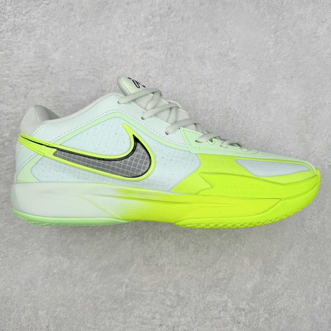 NK Air Zoom G.T. Cut Academy EP GT男/女篮球鞋 HF0231-300 NK首度推出G.T. Cut 系列的平价款式G.T. Cut Academy，外型维持一贯的流线型设计。不同价格的款式，让不同需求的球友也能入手适合自己的球鞋。足底出色抓地设计，助你瞬息急停，随意变速，轻松摆脱对手，驰骋赛场。匠心底纹从后跟延伸至鞋头，铸就急起急停的强劲抓地表现，助力实现侧向突破和快速移步。鞋款采用出众回弹设计，为切入、转向和移步篮筐提供出色的能量回馈。回弹性能带来弹力充沛的迈步体验，让你爆发疾速。前足搭载 Zoom Air 缓震配置，助你在赛事升温之际迅猛出击。足底缓震配置带来舒适比赛体验。中底搭载厚实泡绵，营造非凡舒适的支撑感受。该鞋款可轻松驾驭坚硬地面，助力鏖战。尺码：36 36.5 37.5 38 38.5 39 40 40.5 41 42 42.5 43 44 44.5 45 46-选品中心