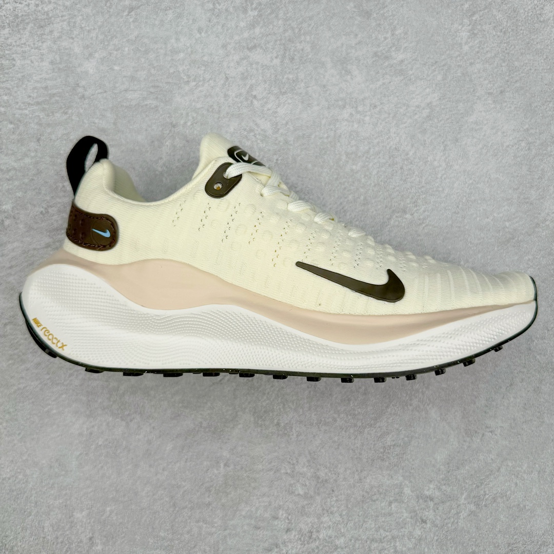 NK ZoomX Invincible Run Flyknit FK4 不可战胜4代系列轻量飞织低帮休闲运动慢跑鞋 DR2665-102 此鞋专为短跑运动员而生 是为 5 至 10 公里距离的赛事和训练打造 整体设计采用流线型的轻质工程网眼材质构成鞋面 并与其他 Running 旗舰鞋款同样搭载全脚掌 ZoomX 缓冲中底 搭配 Pebax 物料与橡胶外底 ZoomX StreakFly 首发配色以Prototype呈现 其灵感是来自开发期间的磨损测试 透过编号的标记与内侧的预期跑步距离突出研发过程 尺码：36 36.5 37.5 38 38.5 39 40 40.5 41 42 42.5 43 44 44.5 45-选品中心