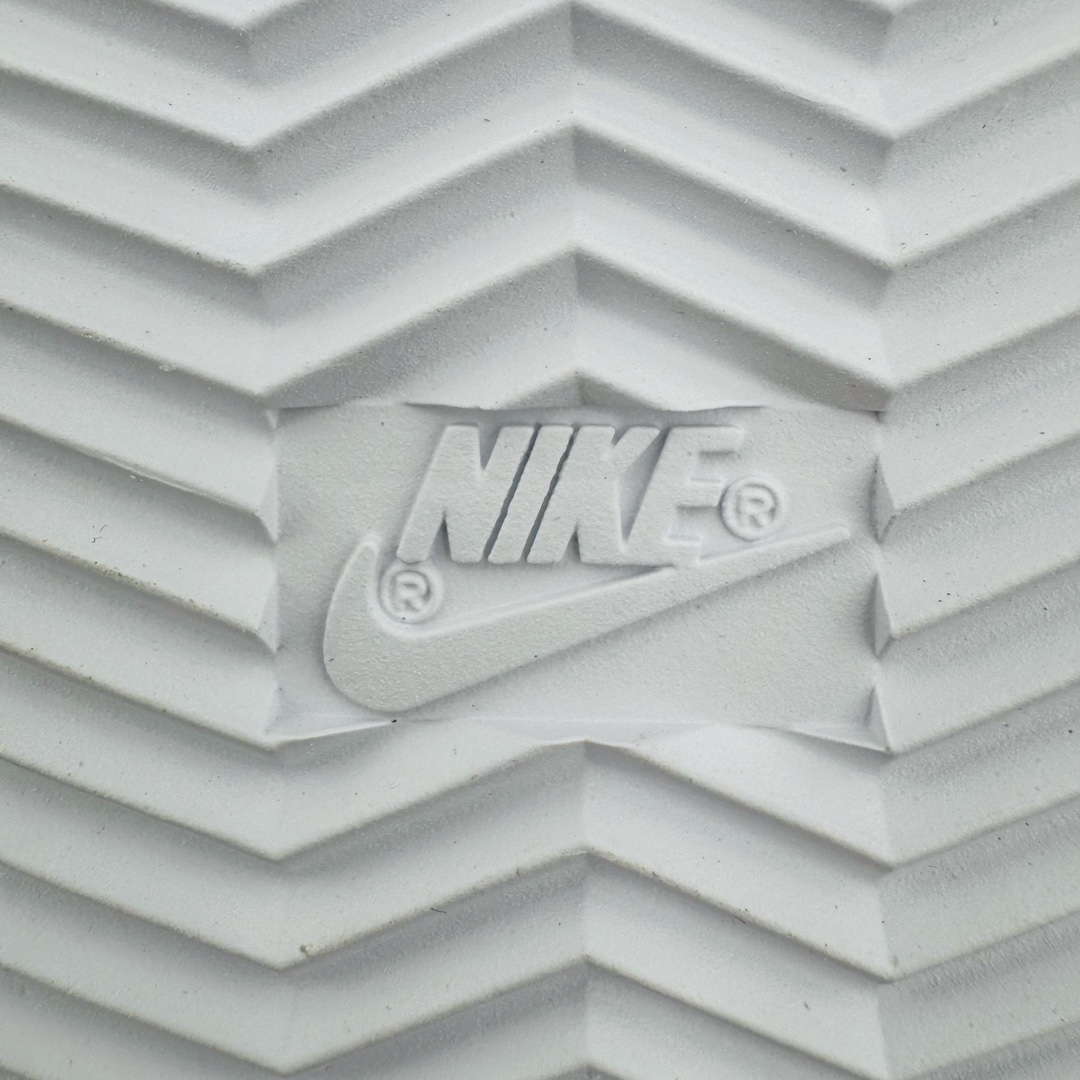 图片[20]-＃JC纯原 NK Classic Cortez Leather 阿甘复古初代皮革慢跑鞋 DN1791-002 实体平台指令订单 全套原纸板楦头开发 原厂数据大底磨具 一比一鞋头弧度高度鞋身弧度 细节品控鞋型随意对比 正确烫金高频细节 公司级标准检验QC 区分市面一切版本 完美复刻阿甘复古鞋型 尺码：35.5 36 36.5 37.5 38 38.5 39 40 40.5 41 42 42.5 43 44 45-选品中心