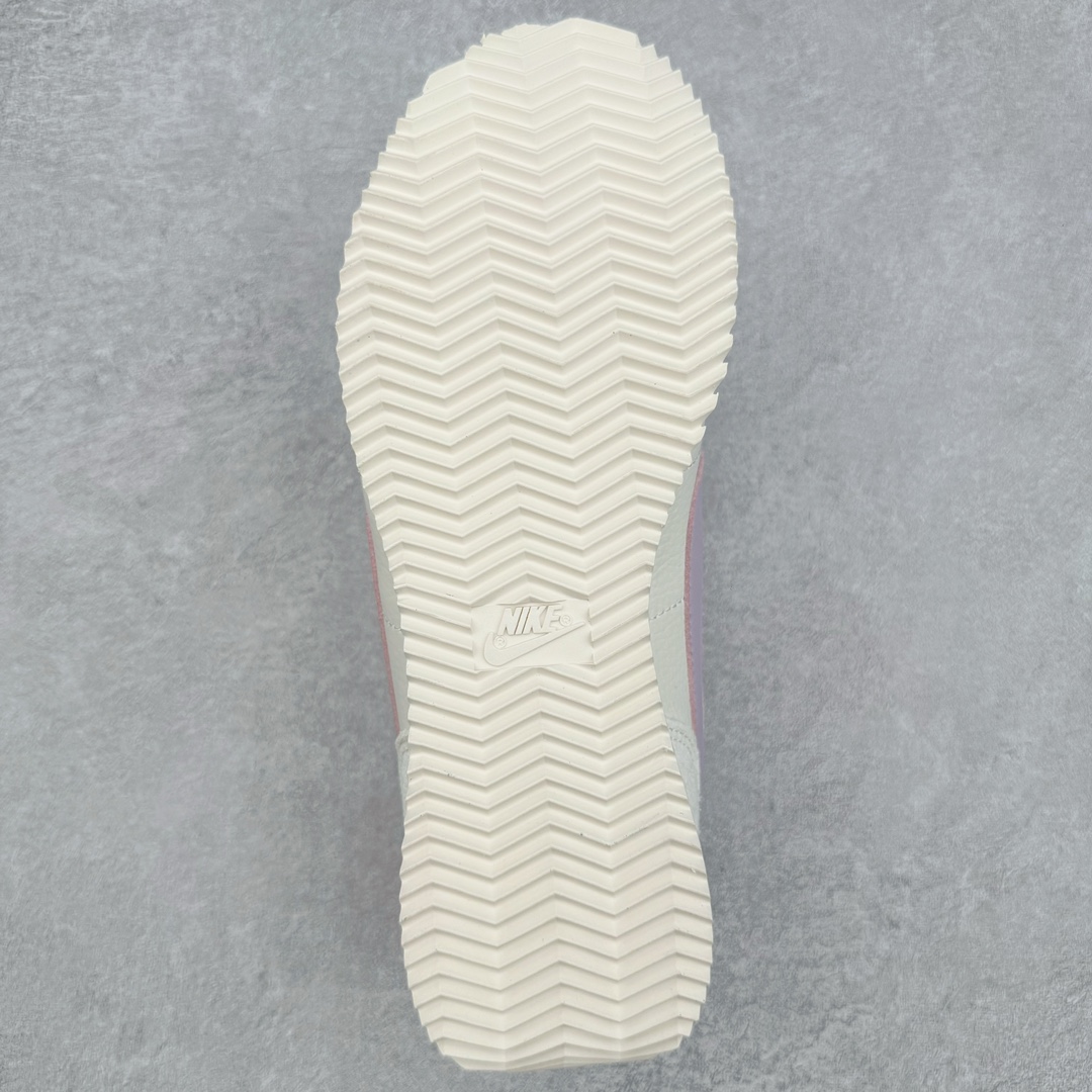 图片[9]-＃JC纯原 NK Classic Cortez Leather 阿甘复古初代皮革慢跑鞋 FJ4608-133 实体平台指令订单 全套原纸板楦头开发 原厂数据大底磨具 一比一鞋头弧度高度鞋身弧度 细节品控鞋型随意对比 正确烫金高频细节 公司级标准检验QC 区分市面一切版本 完美复刻阿甘复古鞋型 尺码：35.5 36 36.5 37.5 38 38.5 39 40 40.5 41 42 42.5 43 44 45-选品中心