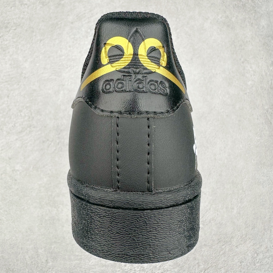 图片[8]-AD Originals Superstar 经典复古贝壳头板鞋 EG4959 诞生于1969年 是第一双将全皮面鞋 身与橡胶鞋头结合在一起的低帮篮球鞋 Superstar最开始 是作为高帮篮球鞋Pro Model的低帮版本而出现的 但因为其独特和醒目的橡胶鞋头造型而让大家熟知 被大家形象地称为\\\”shelltoe\\\”贝壳头 在70年代的美国职业篮球场上 接近3/4的NBA球员都将这双Superstar作为场上用鞋 80年代之后 经过不断的改良和发展 Superstar逐渐成为横跨时装、音乐、街头文化、休闲和运动等各大领域的时尚潮鞋 尺码：36 36.5 37 38 38.5 39 40 40.5 41 42 42.5 43 44 44.5 45-选品中心