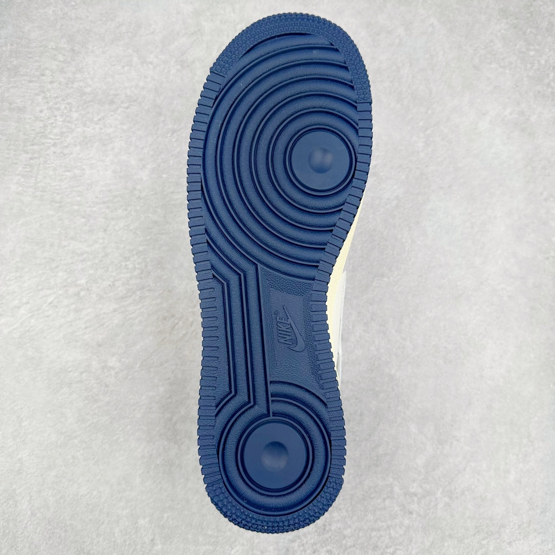 图片[9]-NK Air Force 1´07 Low 空军一号低帮百搭休闲运动板鞋 HM3721-111 柔软、弹性十足的缓震性能和出色的中底设计 横跨复古与现代的外型结合 造就出风靡全球 三十多年的Force 1 直到今天还深受青睐 尺码：36 36.5 37.5 38 38.5 39 40 40.5 41 42 42.5 43 44 44.5 45-选品中心