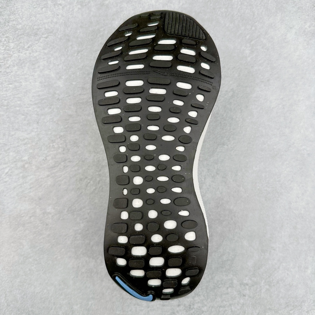 图片[9]-NK ZoomX Invincible Run Flyknit FK4 不可战胜4代系列轻量飞织低帮休闲运动慢跑鞋 DR2665-102 此鞋专为短跑运动员而生 是为 5 至 10 公里距离的赛事和训练打造 整体设计采用流线型的轻质工程网眼材质构成鞋面 并与其他 Running 旗舰鞋款同样搭载全脚掌 ZoomX 缓冲中底 搭配 Pebax 物料与橡胶外底 ZoomX StreakFly 首发配色以Prototype呈现 其灵感是来自开发期间的磨损测试 透过编号的标记与内侧的预期跑步距离突出研发过程 尺码：36 36.5 37.5 38 38.5 39 40 40.5 41 42 42.5 43 44 44.5 45-选品中心