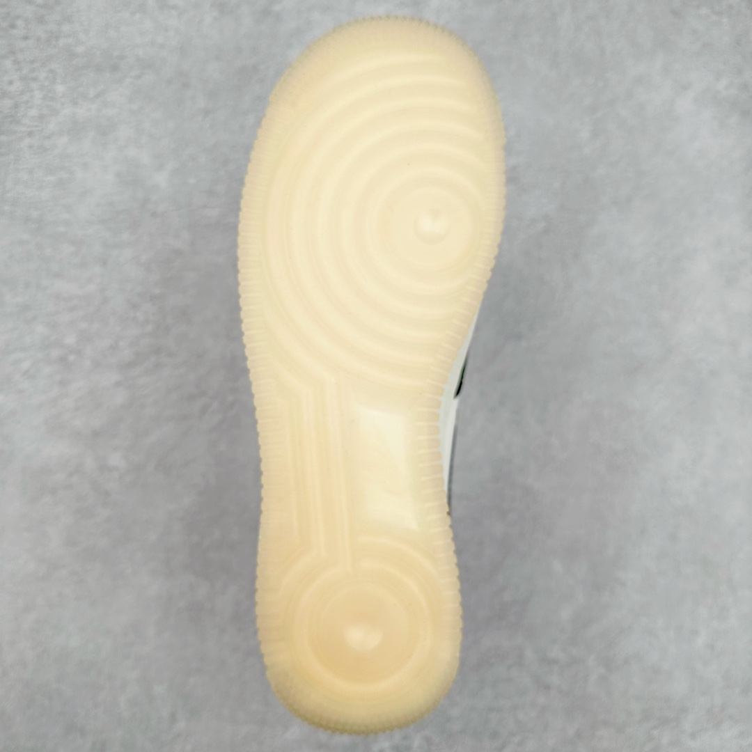 图片[9]-NK Air Force 1´07 Low 空军一号低帮百搭休闲运动板鞋 JC9988-111 柔软、弹性十足的缓震性能和出色的中底设计 横跨复古与现代的外型结合 造就出风靡全球 三十多年的Force 1 直到今天还深受青睐 尺码：36 36.5 37.5 38 38.5 39 40 40.5 41 42 42.5 43 44 44.5 45-选品中心