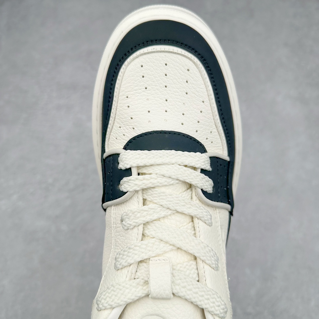 图片[4]-ECCO爱步厚底板鞋男2024四季新款真皮小白鞋 时尚简约 百搭运动休闲鞋 臻选牛皮柔软透气 采用牛皮和柔软织物衬里 提供舒适透气的穿着体验 简约系带设计，可自由调节松紧 随时随地自在出行 拼色设计为整体造型增添活力 时尚随搭 橡胶大底，轻盈缓震，舒适回弹，抓地耐磨 增高厚底 轻松成为街头焦点 尺码：38 39 40 41 42 43（皮鞋码）-选品中心