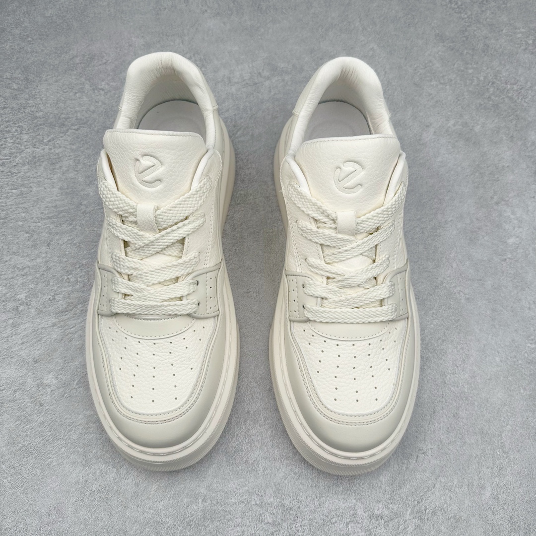 图片[2]-ECCO爱步厚底板鞋男2024四季新款真皮小白鞋 时尚简约 百搭运动休闲鞋 臻选牛皮柔软透气 采用牛皮和柔软织物衬里 提供舒适透气的穿着体验 简约系带设计，可自由调节松紧 随时随地自在出行 拼色设计为整体造型增添活力 时尚随搭 橡胶大底，轻盈缓震，舒适回弹，抓地耐磨 增高厚底 轻松成为街头焦点 尺码：38 39 40 41 42 43（皮鞋码）-选品中心