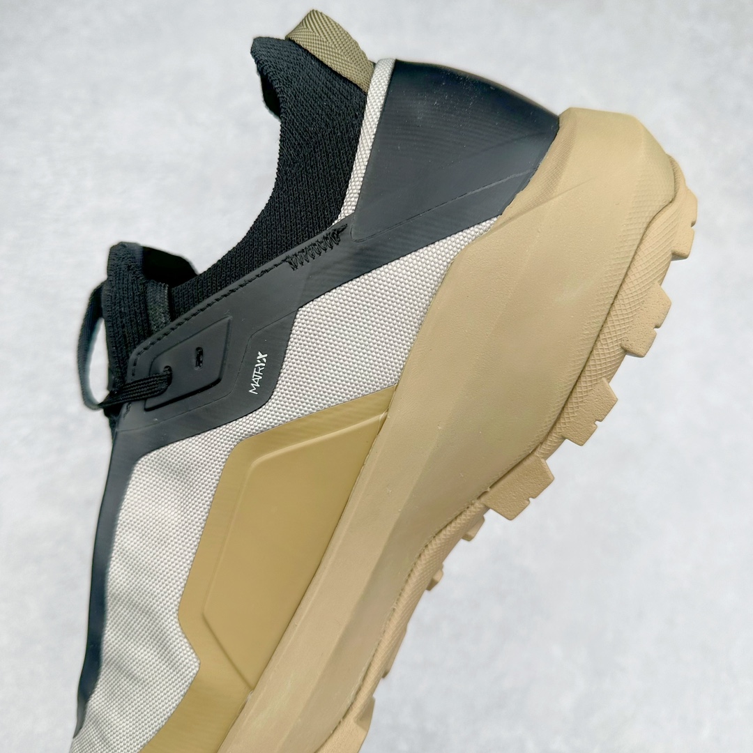 图片[7]-＃纯原 Arcteryx Vertex Alpine GTX阿尔卑斯山顶峰系列低帮越野徒步户外运动登山运动鞋 这款GORE-TEX鞋履适合希望在技术路线上更快前进的山地跑步者穿着，无需担心地形条件如何。中底的Rocker Geometry几何结构设计带来推进力，并采用InFuse材料制成，这是一种轻质、高响应性的EVA和聚烯烃合成材料，可提供回弹并吸收冲击力。抓地平稳的Vibram Megagrip外底采用LITEBASE技术，在减轻重量的同时不影响性能，而多向凸耳花纹设计带来更强的抓地力。鞋身贴合包裹脚部，针织鞋领可阻挡碎屑进鞋。尺码：39-44-选品中心