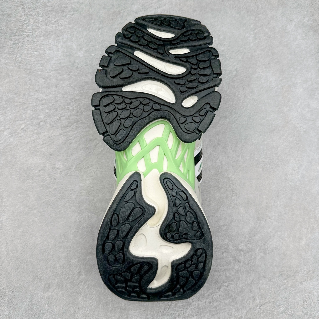 图片[9]-AD XLG Runner Deluxe 跑步者豪华版系列低帮厚底增高老爹风复古缓震休闲运动慢跑鞋 自从阿迪达斯和巴黎世家合作后，没少出双方联名的平替。结果根据最新情报，阿迪现在已经把手伸到了巴家爆款3XL的身上，新鞋Xlg Runner Deluxe实物曝光，emm，鞋款整体一眼丁真是巴黎世家Track＋3XL大底的缝合怪版本，要不是鞋侧明晃晃的adidas三道杠Logo，估计各位看了都得蒙。这波不能说是完全复制巴黎世家，但也多少有点借鉴的味道了。新鞋基本就是在阿迪经典\\\”Climacool\\\”鞋款的基础上，升级了Boots大底以及加入了\\\”巴味\\\”设计元素…尺码：35 36 36⅔ 37⅓ 38 38⅔ 39⅓ 40 40⅔ 41⅓ 42 42⅔ 43⅓ 44 44⅔ 45 46-选品中心