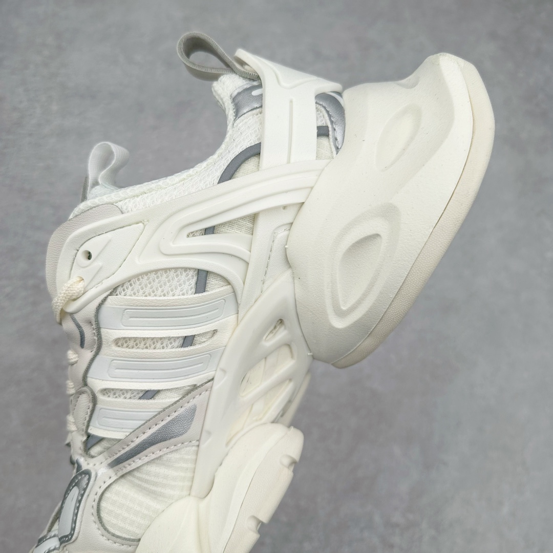 图片[7]-AD XLG Runner Deluxe 跑步者豪华版系列低帮厚底增高老爹风复古缓震休闲运动慢跑鞋 自从阿迪达斯和巴黎世家合作后，没少出双方联名的平替。结果根据最新情报，阿迪现在已经把手伸到了巴家爆款3XL的身上，新鞋Xlg Runner Deluxe实物曝光，emm，鞋款整体一眼丁真是巴黎世家Track＋3XL大底的缝合怪版本，要不是鞋侧明晃晃的adidas三道杠Logo，估计各位看了都得蒙。这波不能说是完全复制巴黎世家，但也多少有点借鉴的味道了。新鞋基本就是在阿迪经典\\\”Climacool\\\”鞋款的基础上，升级了Boots大底以及加入了\\\”巴味\\\”设计元素…尺码：35 36 36⅔ 37⅓ 38 38⅔ 39⅓ 40 40⅔ 41⅓ 42 42⅔ 43⅓ 44 44⅔ 45 46-选品中心