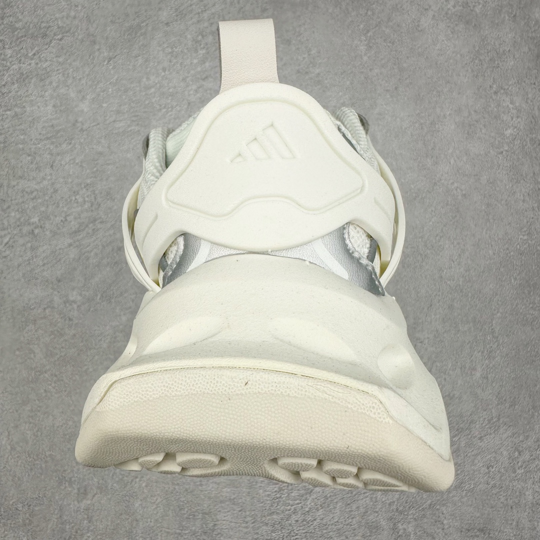 图片[8]-AD XLG Runner Deluxe 跑步者豪华版系列低帮厚底增高老爹风复古缓震休闲运动慢跑鞋 自从阿迪达斯和巴黎世家合作后，没少出双方联名的平替。结果根据最新情报，阿迪现在已经把手伸到了巴家爆款3XL的身上，新鞋Xlg Runner Deluxe实物曝光，emm，鞋款整体一眼丁真是巴黎世家Track＋3XL大底的缝合怪版本，要不是鞋侧明晃晃的adidas三道杠Logo，估计各位看了都得蒙。这波不能说是完全复制巴黎世家，但也多少有点借鉴的味道了。新鞋基本就是在阿迪经典\\\”Climacool\\\”鞋款的基础上，升级了Boots大底以及加入了\\\”巴味\\\”设计元素…尺码：35 36 36⅔ 37⅓ 38 38⅔ 39⅓ 40 40⅔ 41⅓ 42 42⅔ 43⅓ 44 44⅔ 45 46-选品中心