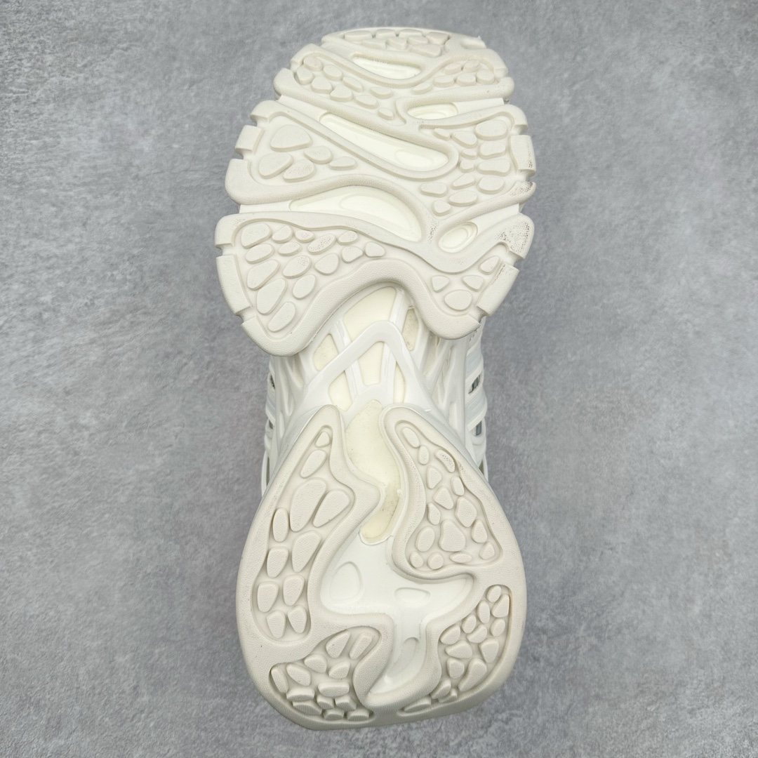 图片[9]-AD XLG Runner Deluxe 跑步者豪华版系列低帮厚底增高老爹风复古缓震休闲运动慢跑鞋 自从阿迪达斯和巴黎世家合作后，没少出双方联名的平替。结果根据最新情报，阿迪现在已经把手伸到了巴家爆款3XL的身上，新鞋Xlg Runner Deluxe实物曝光，emm，鞋款整体一眼丁真是巴黎世家Track＋3XL大底的缝合怪版本，要不是鞋侧明晃晃的adidas三道杠Logo，估计各位看了都得蒙。这波不能说是完全复制巴黎世家，但也多少有点借鉴的味道了。新鞋基本就是在阿迪经典\\\”Climacool\\\”鞋款的基础上，升级了Boots大底以及加入了\\\”巴味\\\”设计元素…尺码：35 36 36⅔ 37⅓ 38 38⅔ 39⅓ 40 40⅔ 41⅓ 42 42⅔ 43⅓ 44 44⅔ 45 46-选品中心