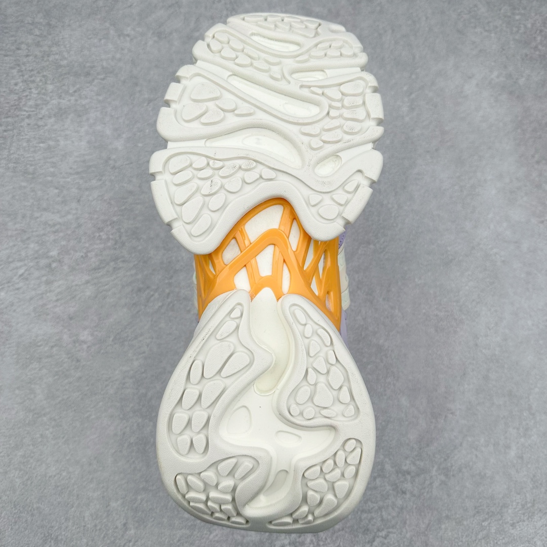 图片[9]-AD XLG Runner Deluxe 跑步者豪华版系列低帮厚底增高老爹风复古缓震休闲运动慢跑鞋 自从阿迪达斯和巴黎世家合作后，没少出双方联名的平替。结果根据最新情报，阿迪现在已经把手伸到了巴家爆款3XL的身上，新鞋Xlg Runner Deluxe实物曝光，emm，鞋款整体一眼丁真是巴黎世家Track＋3XL大底的缝合怪版本，要不是鞋侧明晃晃的adidas三道杠Logo，估计各位看了都得蒙。这波不能说是完全复制巴黎世家，但也多少有点借鉴的味道了。新鞋基本就是在阿迪经典\\\”Climacool\\\”鞋款的基础上，升级了Boots大底以及加入了\\\”巴味\\\”设计元素…尺码：35 36 36⅔ 37⅓ 38 38⅔ 39⅓ 40 40⅔ 41⅓ 42 42⅔ 43⅓ 44 44⅔ 45 46-选品中心