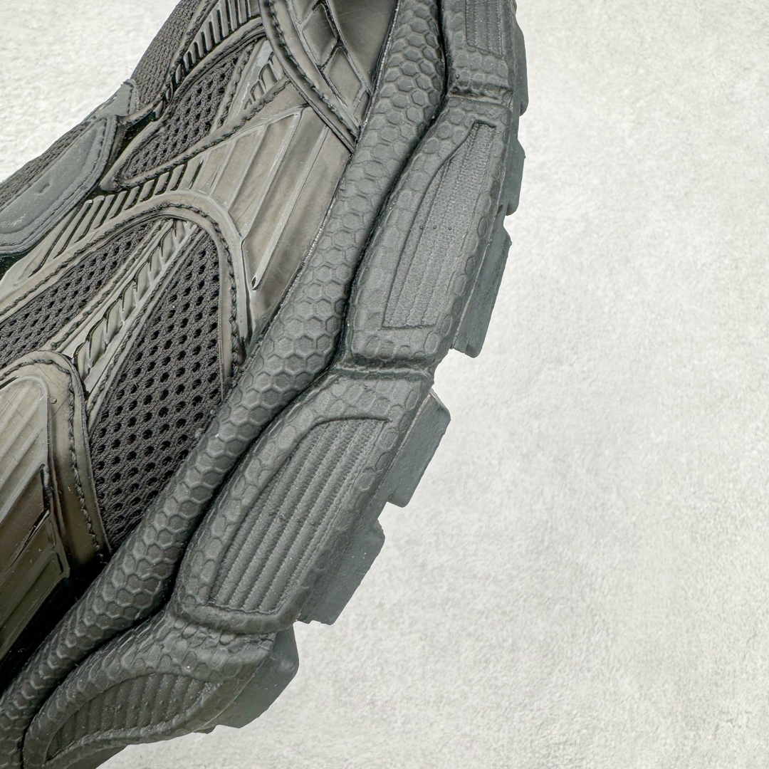 图片[17]-＃VG零售版 BALENCIAGA 3XL Sneakers 巴黎世家十代网布系带一脚蹬低帮走秀复古老爹鞋 全套原纸板楦头开发 最原汁原味的灵魂版型 全鞋荧光划线卡点 胶水把控整洁度追求极致完美 每一双都是工艺品 多重QC质检 超越公司货的品控标准 实实在在的免检产品 原盒原配 正确字体电绣 粗细、位置、大小正确 侧边TPU 透气孔匹配意产原版 正确分离大底 TPU软底 原版一致大底LOGO 立体感十足 原厂皮料水洗做旧 采购原厂网纱 不含皮革 网布材料和聚氨酯 磨损效果 鞋头边缘和后帮 Balenciaga 徽标 鞋面和后跟凸印尺码 鞋舌 3XL 橡胶品牌标识和反光细节 鞋帮拉袢和鞋舌拉祥 配反光细节 备用鞋带在鞋履前侧 可在穿着前取下 便于不同造型搭配 正常尺码 尺码：35 36 37 38 39 40 41 42 43 44 45 46-选品中心