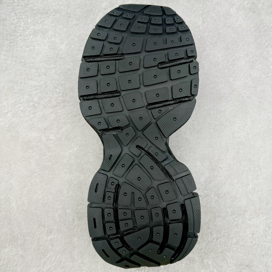 图片[9]-＃VG零售版 BALENCIAGA 3XL Sneakers 巴黎世家十代网布系带一脚蹬低帮走秀复古老爹鞋 全套原纸板楦头开发 最原汁原味的灵魂版型 全鞋荧光划线卡点 胶水把控整洁度追求极致完美 每一双都是工艺品 多重QC质检 超越公司货的品控标准 实实在在的免检产品 原盒原配 正确字体电绣 粗细、位置、大小正确 侧边TPU 透气孔匹配意产原版 正确分离大底 TPU软底 原版一致大底LOGO 立体感十足 原厂皮料水洗做旧 采购原厂网纱 不含皮革 网布材料和聚氨酯 磨损效果 鞋头边缘和后帮 Balenciaga 徽标 鞋面和后跟凸印尺码 鞋舌 3XL 橡胶品牌标识和反光细节 鞋帮拉袢和鞋舌拉祥 配反光细节 备用鞋带在鞋履前侧 可在穿着前取下 便于不同造型搭配 正常尺码 尺码：35 36 37 38 39 40 41 42 43 44 45 46-选品中心