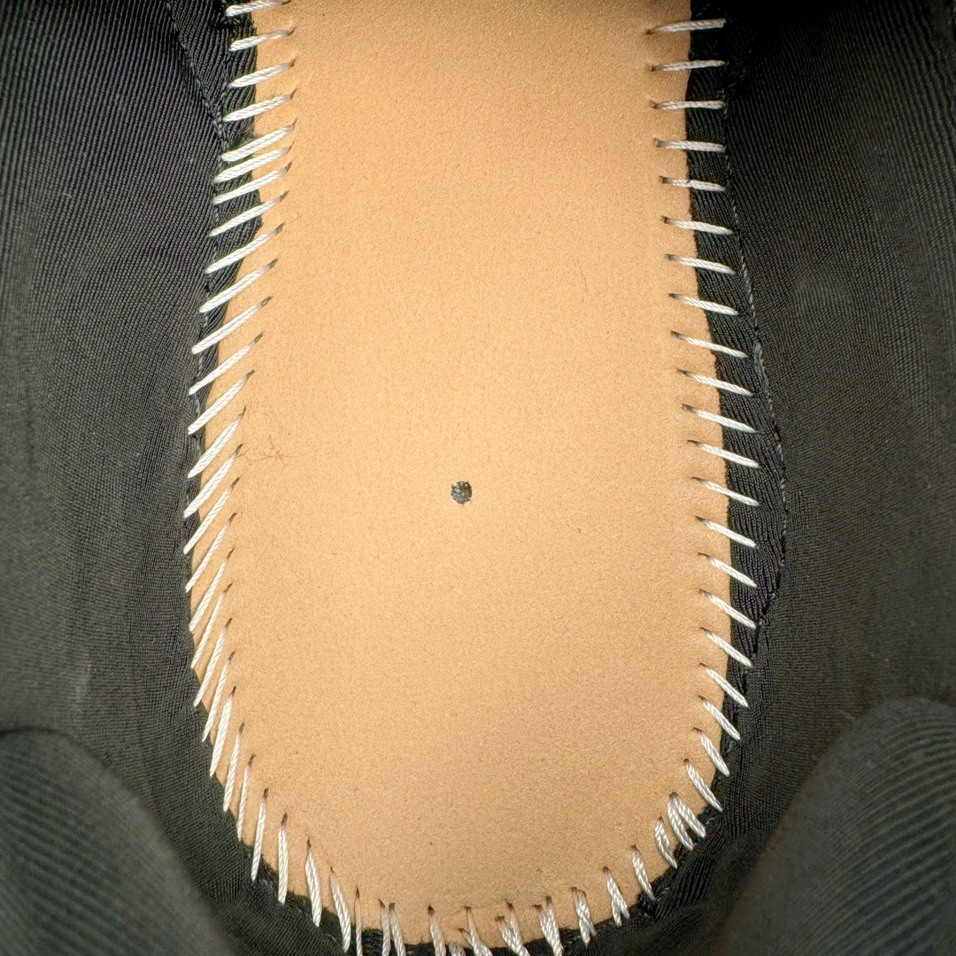 图片[10]-＃VG零售版 BALENCIAGA 3XL Sneakers 巴黎世家十代网布系带一脚蹬低帮走秀复古老爹鞋 全套原纸板楦头开发 最原汁原味的灵魂版型 全鞋荧光划线卡点 胶水把控整洁度追求极致完美 每一双都是工艺品 多重QC质检 超越公司货的品控标准 实实在在的免检产品 原盒原配 正确字体电绣 粗细、位置、大小正确 侧边TPU 透气孔匹配意产原版 正确分离大底 TPU软底 原版一致大底LOGO 立体感十足 原厂皮料水洗做旧 采购原厂网纱 不含皮革 网布材料和聚氨酯 磨损效果 鞋头边缘和后帮 Balenciaga 徽标 鞋面和后跟凸印尺码 鞋舌 3XL 橡胶品牌标识和反光细节 鞋帮拉袢和鞋舌拉祥 配反光细节 备用鞋带在鞋履前侧 可在穿着前取下 便于不同造型搭配 正常尺码 尺码：35 36 37 38 39 40 41 42 43 44 45 46-选品中心