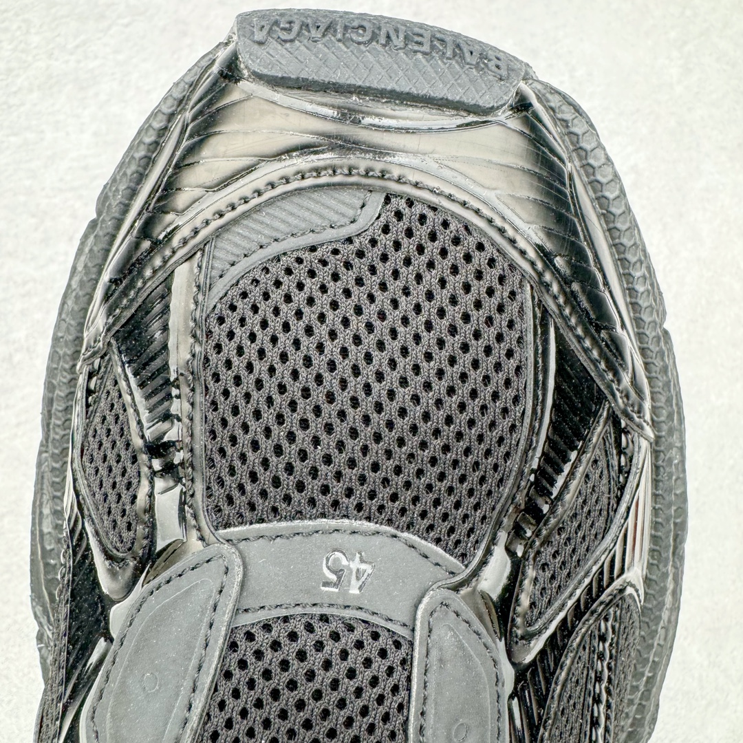 图片[19]-＃VG零售版 BALENCIAGA 3XL Sneakers 巴黎世家十代网布系带一脚蹬低帮走秀复古老爹鞋 全套原纸板楦头开发 最原汁原味的灵魂版型 全鞋荧光划线卡点 胶水把控整洁度追求极致完美 每一双都是工艺品 多重QC质检 超越公司货的品控标准 实实在在的免检产品 原盒原配 正确字体电绣 粗细、位置、大小正确 侧边TPU 透气孔匹配意产原版 正确分离大底 TPU软底 原版一致大底LOGO 立体感十足 原厂皮料水洗做旧 采购原厂网纱 不含皮革 网布材料和聚氨酯 磨损效果 鞋头边缘和后帮 Balenciaga 徽标 鞋面和后跟凸印尺码 鞋舌 3XL 橡胶品牌标识和反光细节 鞋帮拉袢和鞋舌拉祥 配反光细节 备用鞋带在鞋履前侧 可在穿着前取下 便于不同造型搭配 正常尺码 尺码：35 36 37 38 39 40 41 42 43 44 45 46-选品中心
