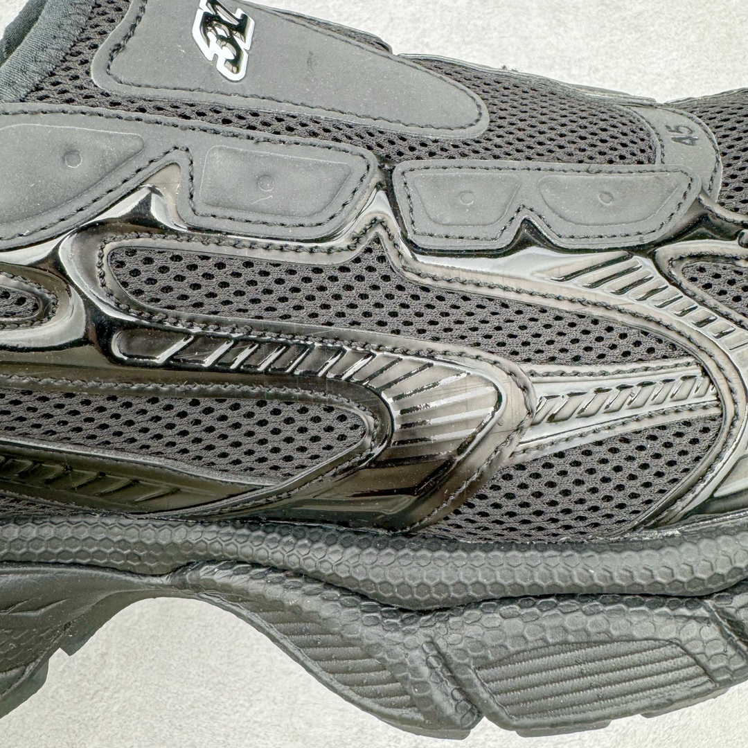 图片[18]-＃VG零售版 BALENCIAGA 3XL Sneakers 巴黎世家十代网布系带一脚蹬低帮走秀复古老爹鞋 全套原纸板楦头开发 最原汁原味的灵魂版型 全鞋荧光划线卡点 胶水把控整洁度追求极致完美 每一双都是工艺品 多重QC质检 超越公司货的品控标准 实实在在的免检产品 原盒原配 正确字体电绣 粗细、位置、大小正确 侧边TPU 透气孔匹配意产原版 正确分离大底 TPU软底 原版一致大底LOGO 立体感十足 原厂皮料水洗做旧 采购原厂网纱 不含皮革 网布材料和聚氨酯 磨损效果 鞋头边缘和后帮 Balenciaga 徽标 鞋面和后跟凸印尺码 鞋舌 3XL 橡胶品牌标识和反光细节 鞋帮拉袢和鞋舌拉祥 配反光细节 备用鞋带在鞋履前侧 可在穿着前取下 便于不同造型搭配 正常尺码 尺码：35 36 37 38 39 40 41 42 43 44 45 46-选品中心