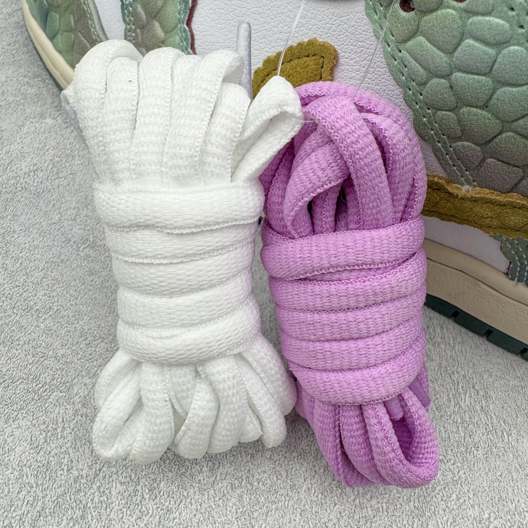 图片[11]-＃S2纯原 Alexis Sablone x NK Dunk SB Low AS联名变色龙蜥蜴 HJ3386-300 独家原厂航空铝磨具打磨大底 鞋头坡度极致还原 原盒原配 圈内天花板工艺 原厂冲刀 超高清洁度 全鞋零毛边皮料切割 全套原楦原模倾力打造完美版型 采用原厂百宏鞋带以及原厂百宏织唛舌标 内标可供原厂几率过验 原厂中底布黄色点胶 原厂中底布拉帮走线遵循公司‼️尺码：36 36.5 37.5 38 38.5 39 40 40.5 41 42 42.5 43 44 44.5 45 46 47.5-选品中心