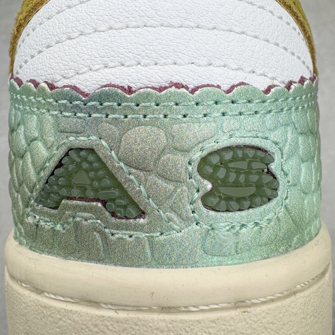 图片[16]-＃S2纯原 Alexis Sablone x NK Dunk SB Low AS联名变色龙蜥蜴 HJ3386-300 独家原厂航空铝磨具打磨大底 鞋头坡度极致还原 原盒原配 圈内天花板工艺 原厂冲刀 超高清洁度 全鞋零毛边皮料切割 全套原楦原模倾力打造完美版型 采用原厂百宏鞋带以及原厂百宏织唛舌标 内标可供原厂几率过验 原厂中底布黄色点胶 原厂中底布拉帮走线遵循公司‼️尺码：36 36.5 37.5 38 38.5 39 40 40.5 41 42 42.5 43 44 44.5 45 46 47.5-选品中心