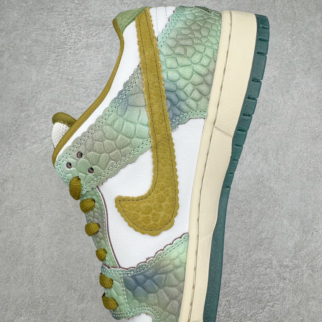 图片[7]-＃S2纯原 Alexis Sablone x NK Dunk SB Low AS联名变色龙蜥蜴 HJ3386-300 独家原厂航空铝磨具打磨大底 鞋头坡度极致还原 原盒原配 圈内天花板工艺 原厂冲刀 超高清洁度 全鞋零毛边皮料切割 全套原楦原模倾力打造完美版型 采用原厂百宏鞋带以及原厂百宏织唛舌标 内标可供原厂几率过验 原厂中底布黄色点胶 原厂中底布拉帮走线遵循公司‼️尺码：36 36.5 37.5 38 38.5 39 40 40.5 41 42 42.5 43 44 44.5 45 46 47.5-选品中心