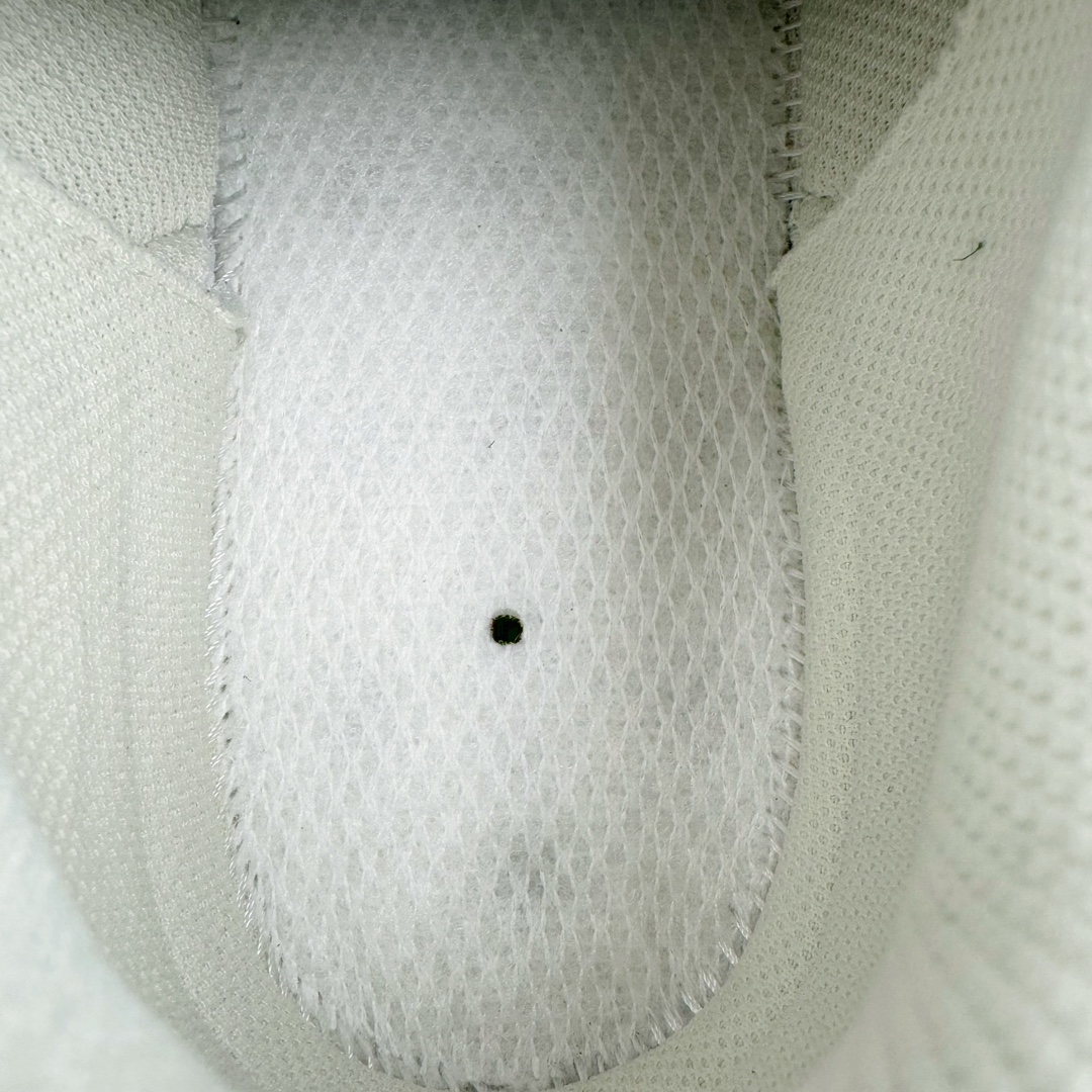 图片[10]-＃PB过验版 MLB Chunky Liner Basic 复古印花学长鞋系列低帮轻量增高厚底百搭休闲运动慢跑鞋板鞋 Korea韩国联名NY美国榄球纽约洋基队限定 目前可过轻松秒过各类鉴定 能操作的私聊 韩国代购专供 左脚内置NFC感应 区别市面贴纸假芯片 MLB专用菱形双针中底布 重点细节中底布带注胶孔 原厂NFC感应吊牌 支持鉴定 一个两位数 原盒原标 全套原楦原纸板原厂数据开发 中韩文保养标贴 绿色防霉片 平台代购专供 独家一比一RB+MD组合大底 高频后跟小人Logo精准对位立体饱满 正确网布加超迁鞋面 转印中底走线紧密 转印Logo工艺表层防刮不掉色 尺码：35 36 36.5 37.5 38 38.5 39 40 40.5 41 42 42.5 43 44 44.5 45-选品中心