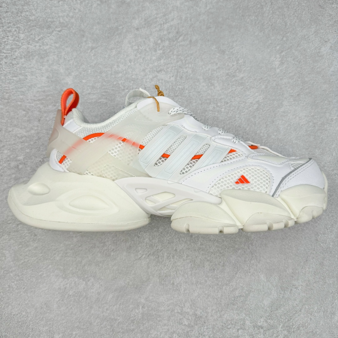 AD XLG Runner Deluxe 跑步者豪华版系列低帮厚底增高老爹风复古缓震休闲运动慢跑鞋 自从阿迪达斯和巴黎世家合作后，没少出双方联名的平替。结果根据最新情报，阿迪现在已经把手伸到了巴家爆款3XL的身上，新鞋Xlg Runner Deluxe实物曝光，emm，鞋款整体一眼丁真是巴黎世家Track＋3XL大底的缝合怪版本，要不是鞋侧明晃晃的adidas三道杠Logo，估计各位看了都得蒙。这波不能说是完全复制巴黎世家，但也多少有点借鉴的味道了。新鞋基本就是在阿迪经典\\\”Climacool\\\”鞋款的基础上，升级了Boots大底以及加入了\\\”巴味\\\”设计元素…尺码：35 36 36⅔ 37⅓ 38 38⅔ 39⅓ 40 40⅔ 41⅓ 42 42⅔ 43⅓ 44 44⅔ 45 46-选品中心