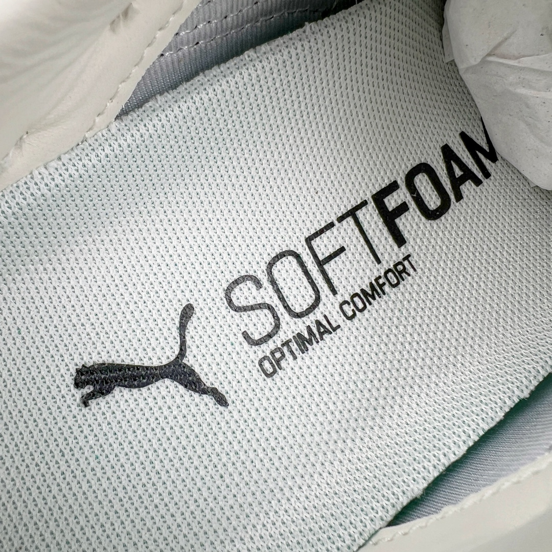 图片[13]-＃HP PUMA Bella UT Low 彪马贝拉UT系列低帮薄底德训复古风经典百搭休闲慢跑鞋 继将 Speedcat OG 带回后，近日 Puma 再以品牌档案室的经典鞋型 Bella OG 为蓝本，推出契合时下薄底球鞋趋势的 Bella UT 鞋款。自 21 世纪初问世以来，Bella OG 鞋型以其独特的薄底设计和上翻外底设计收获了众多年轻拥趸，更是 PUMA DNA 中不可磨灭的经典。此番重新推出的 Bella UT 鞋款，整体鞋面采用上乘皮革材质，并延续 Formstrip 设计语言；鞋头处采用精致的包头设计，搭配麂皮材质提升质感；鞋底部分保留 Bella 鞋款标志性的薄底和点状橡胶外底，上翘的设计包裹鞋面；鞋舌与鞋跟分别点缀美洲狮 Logo 与品牌字母 Logo。值得一提的是，本次 Bella UT 鞋款搭载 SOFTFOAM+ 鞋垫，兼顾美学设计与穿着舒适度。而配色上则提供白、黄、蓝、银、粉五款颜色。尺码：35.5 36 37 37.5 38 39 39.5 40 40.5 41 42 42.5 43 44 44.5 45-选品中心