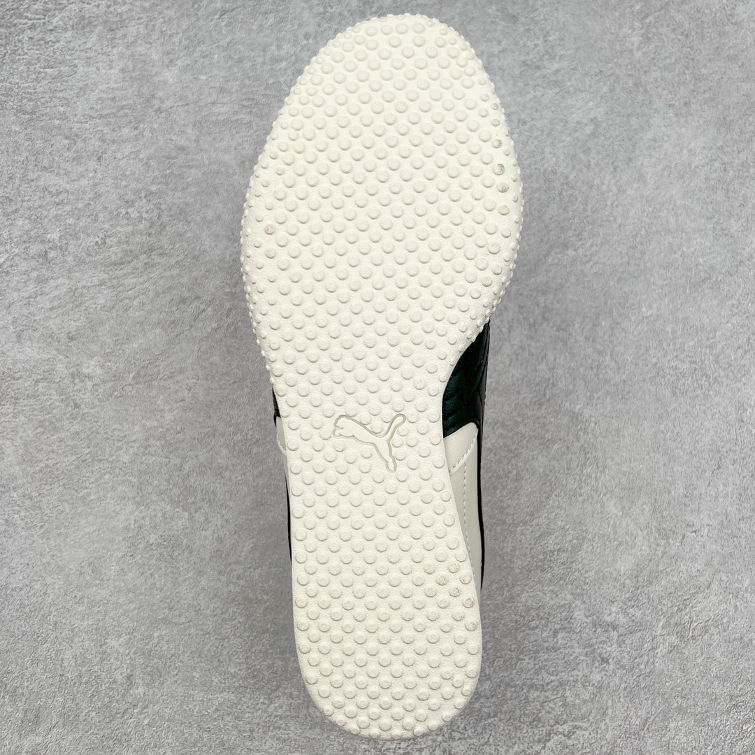 图片[9]-＃HP PUMA Bella UT Low 彪马贝拉UT系列低帮薄底德训复古风经典百搭休闲慢跑鞋 继将 Speedcat OG 带回后，近日 Puma 再以品牌档案室的经典鞋型 Bella OG 为蓝本，推出契合时下薄底球鞋趋势的 Bella UT 鞋款。自 21 世纪初问世以来，Bella OG 鞋型以其独特的薄底设计和上翻外底设计收获了众多年轻拥趸，更是 PUMA DNA 中不可磨灭的经典。此番重新推出的 Bella UT 鞋款，整体鞋面采用上乘皮革材质，并延续 Formstrip 设计语言；鞋头处采用精致的包头设计，搭配麂皮材质提升质感；鞋底部分保留 Bella 鞋款标志性的薄底和点状橡胶外底，上翘的设计包裹鞋面；鞋舌与鞋跟分别点缀美洲狮 Logo 与品牌字母 Logo。值得一提的是，本次 Bella UT 鞋款搭载 SOFTFOAM+ 鞋垫，兼顾美学设计与穿着舒适度。而配色上则提供白、黄、蓝、银、粉五款颜色。尺码：35.5 36 37 37.5 38 39 39.5 40 40.5 41 42 42.5 43 44 44.5 45-选品中心