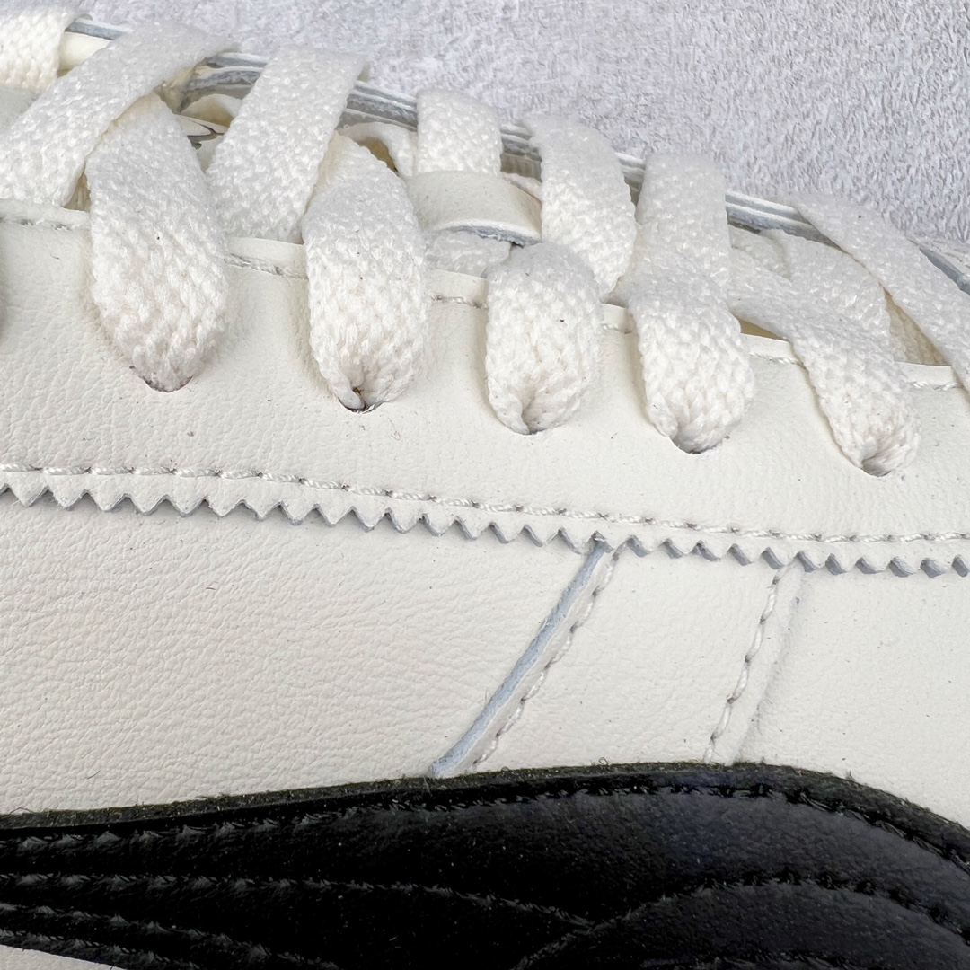 图片[18]-＃HP PUMA Bella UT Low 彪马贝拉UT系列低帮薄底德训复古风经典百搭休闲慢跑鞋 继将 Speedcat OG 带回后，近日 Puma 再以品牌档案室的经典鞋型 Bella OG 为蓝本，推出契合时下薄底球鞋趋势的 Bella UT 鞋款。自 21 世纪初问世以来，Bella OG 鞋型以其独特的薄底设计和上翻外底设计收获了众多年轻拥趸，更是 PUMA DNA 中不可磨灭的经典。此番重新推出的 Bella UT 鞋款，整体鞋面采用上乘皮革材质，并延续 Formstrip 设计语言；鞋头处采用精致的包头设计，搭配麂皮材质提升质感；鞋底部分保留 Bella 鞋款标志性的薄底和点状橡胶外底，上翘的设计包裹鞋面；鞋舌与鞋跟分别点缀美洲狮 Logo 与品牌字母 Logo。值得一提的是，本次 Bella UT 鞋款搭载 SOFTFOAM+ 鞋垫，兼顾美学设计与穿着舒适度。而配色上则提供白、黄、蓝、银、粉五款颜色。尺码：35.5 36 37 37.5 38 39 39.5 40 40.5 41 42 42.5 43 44 44.5 45-选品中心