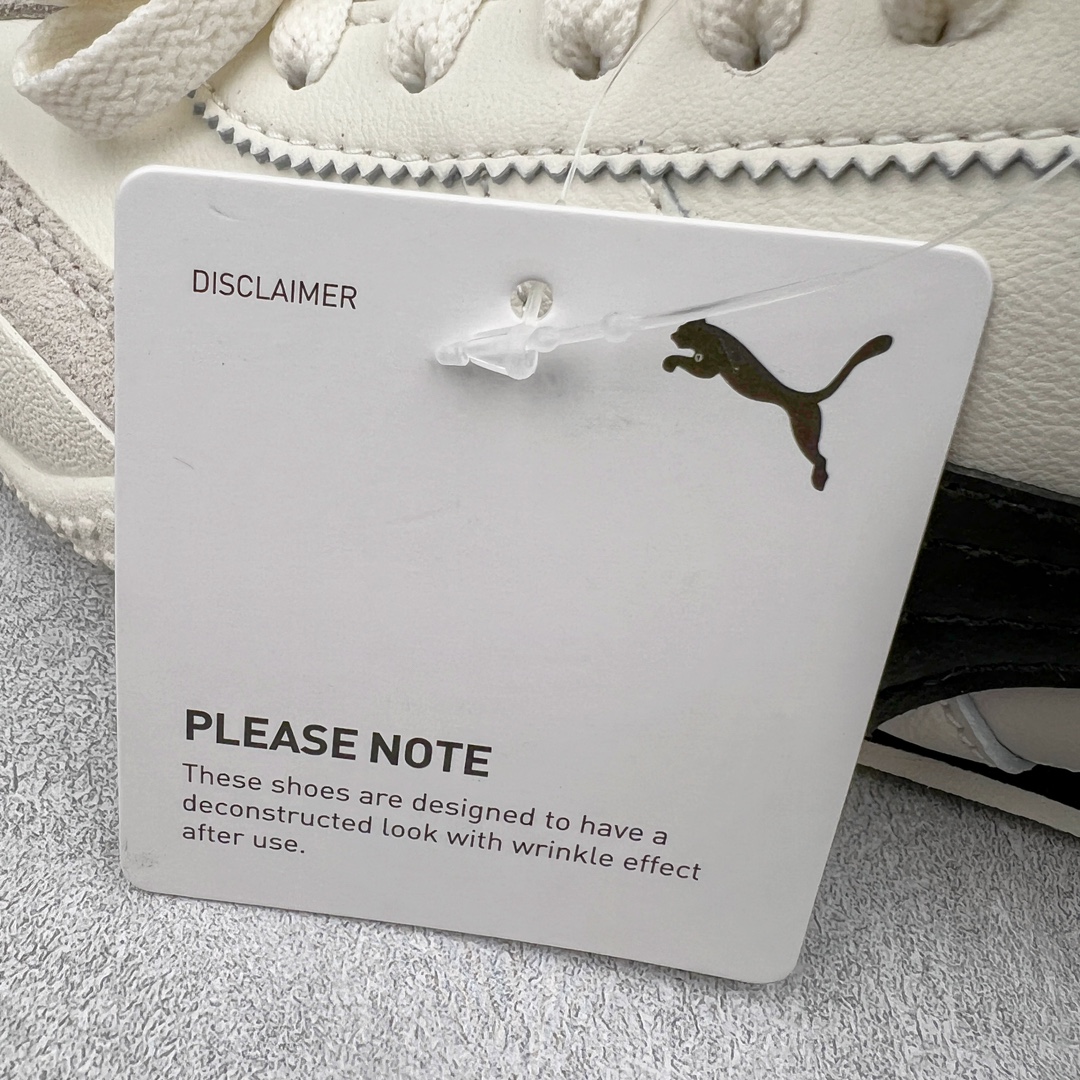 图片[10]-＃HP PUMA Bella UT Low 彪马贝拉UT系列低帮薄底德训复古风经典百搭休闲慢跑鞋 继将 Speedcat OG 带回后，近日 Puma 再以品牌档案室的经典鞋型 Bella OG 为蓝本，推出契合时下薄底球鞋趋势的 Bella UT 鞋款。自 21 世纪初问世以来，Bella OG 鞋型以其独特的薄底设计和上翻外底设计收获了众多年轻拥趸，更是 PUMA DNA 中不可磨灭的经典。此番重新推出的 Bella UT 鞋款，整体鞋面采用上乘皮革材质，并延续 Formstrip 设计语言；鞋头处采用精致的包头设计，搭配麂皮材质提升质感；鞋底部分保留 Bella 鞋款标志性的薄底和点状橡胶外底，上翘的设计包裹鞋面；鞋舌与鞋跟分别点缀美洲狮 Logo 与品牌字母 Logo。值得一提的是，本次 Bella UT 鞋款搭载 SOFTFOAM+ 鞋垫，兼顾美学设计与穿着舒适度。而配色上则提供白、黄、蓝、银、粉五款颜色。尺码：35.5 36 37 37.5 38 39 39.5 40 40.5 41 42 42.5 43 44 44.5 45-选品中心