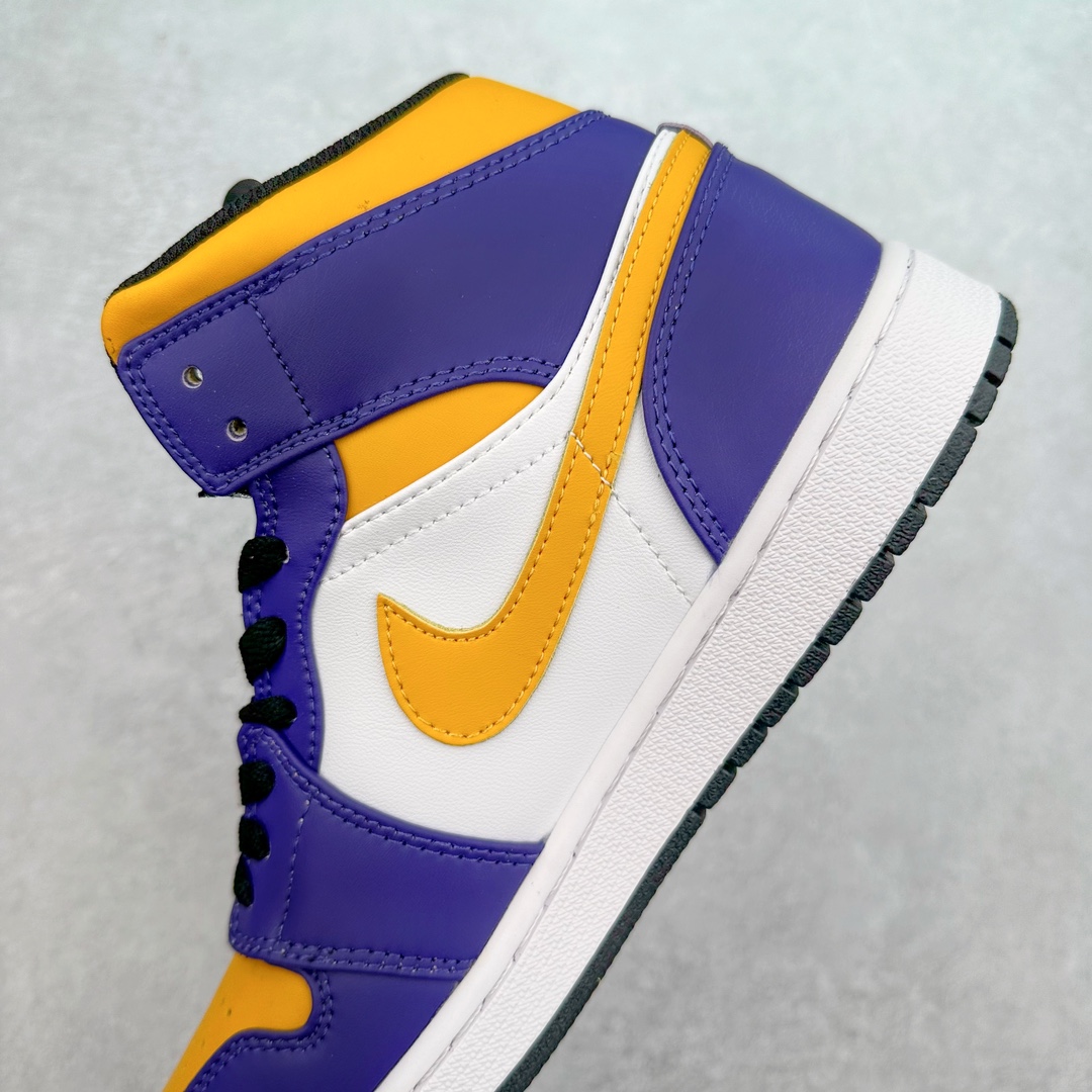 图片[7]-＃yh福利特价 Air Jordan AJ1 Mid 中帮系列 原厂内置全掌气垫 A模大底 头层小牛皮 鞋舌AJ原厂专用牛津布+AJ专用反口珍珠布+原厂无杂质高弹内里海棉 特殊封边弹力鞋带 头层牛皮 原鞋开模 拒绝公底 购置公司同步原材料 都有细节还原95% 原汁原味 忠于原版 尺码：36 36.5 37.5 38 38.5 39 40 40.5 41 42 42.5 43 44 44.5 45 46-选品中心