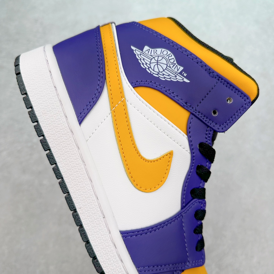 图片[6]-＃yh福利特价 Air Jordan AJ1 Mid 中帮系列 原厂内置全掌气垫 A模大底 头层小牛皮 鞋舌AJ原厂专用牛津布+AJ专用反口珍珠布+原厂无杂质高弹内里海棉 特殊封边弹力鞋带 头层牛皮 原鞋开模 拒绝公底 购置公司同步原材料 都有细节还原95% 原汁原味 忠于原版 尺码：36 36.5 37.5 38 38.5 39 40 40.5 41 42 42.5 43 44 44.5 45 46-选品中心