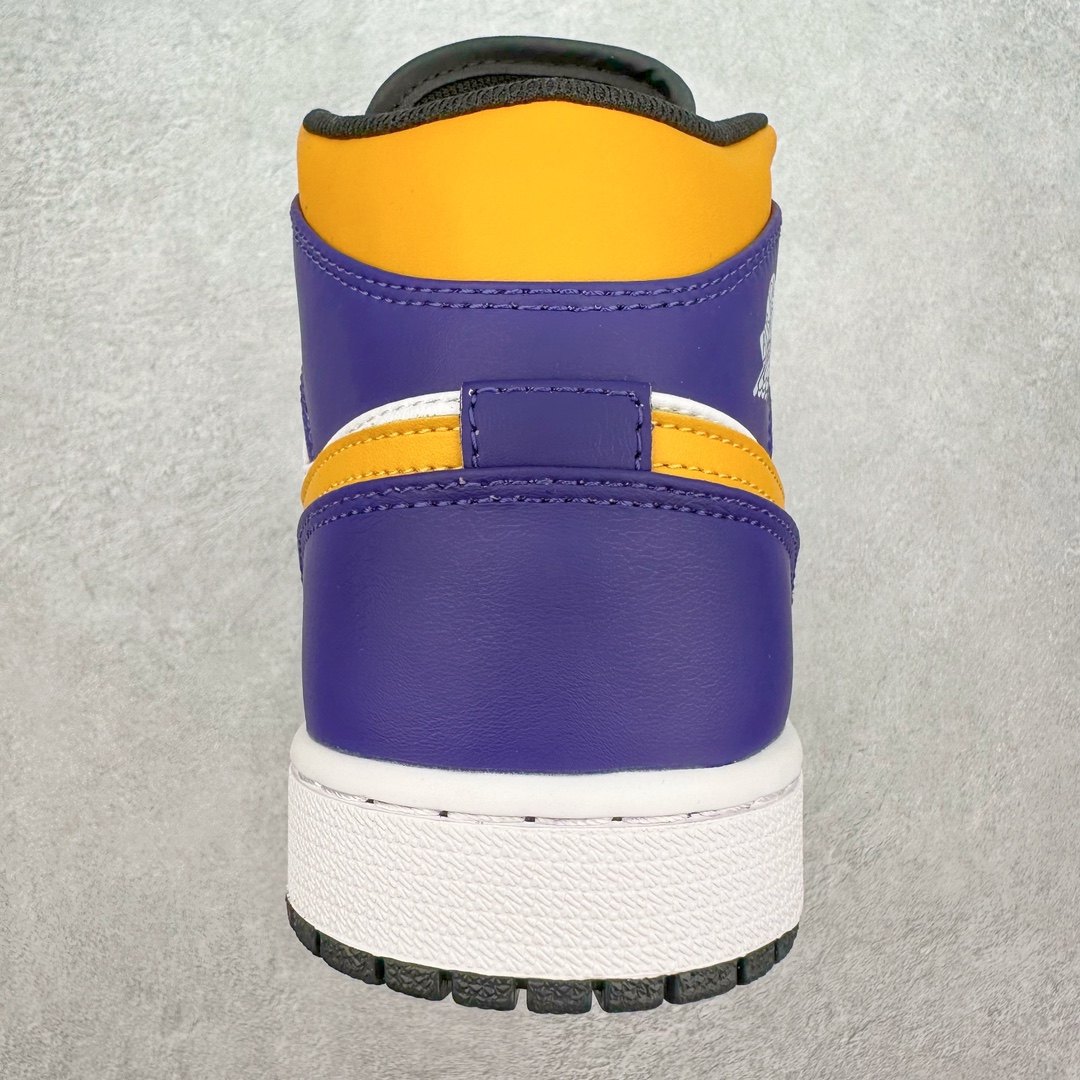 图片[8]-＃yh福利特价 Air Jordan AJ1 Mid 中帮系列 原厂内置全掌气垫 A模大底 头层小牛皮 鞋舌AJ原厂专用牛津布+AJ专用反口珍珠布+原厂无杂质高弹内里海棉 特殊封边弹力鞋带 头层牛皮 原鞋开模 拒绝公底 购置公司同步原材料 都有细节还原95% 原汁原味 忠于原版 尺码：36 36.5 37.5 38 38.5 39 40 40.5 41 42 42.5 43 44 44.5 45 46-选品中心