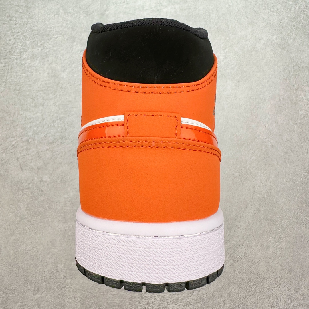 图片[8]-＃yh福利特价 Air Jordan AJ1 Mid 中帮系列 原厂内置全掌气垫 A模大底 头层小牛皮 鞋舌AJ原厂专用牛津布+AJ专用反口珍珠布+原厂无杂质高弹内里海棉 特殊封边弹力鞋带 头层牛皮 原鞋开模 拒绝公底 购置公司同步原材料 都有细节还原95% 原汁原味 忠于原版 尺码：36 36.5 37.5 38 38.5 39 40 40.5 41 42 42.5 43 44 44.5 45 46-选品中心