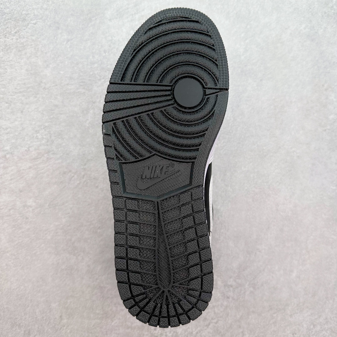 图片[9]-＃yh福利特价 Air Jordan AJ1 Mid 中帮系列 原厂内置全掌气垫 A模大底 头层小牛皮 鞋舌AJ原厂专用牛津布+AJ专用反口珍珠布+原厂无杂质高弹内里海棉 特殊封边弹力鞋带 头层牛皮 原鞋开模 拒绝公底 购置公司同步原材料 都有细节还原95% 原汁原味 忠于原版 尺码：36 36.5 37.5 38 38.5 39 40 40.5 41 42 42.5 43 44 44.5 45 46-选品中心