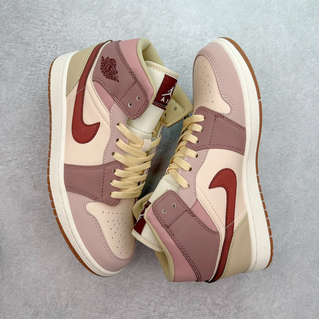 图片[3]-＃yh福利特价 Air Jordan AJ1 Mid 中帮系列 原厂内置全掌气垫 A模大底 头层小牛皮 鞋舌AJ原厂专用牛津布+AJ专用反口珍珠布+原厂无杂质高弹内里海棉 特殊封边弹力鞋带 头层牛皮 原鞋开模 拒绝公底 购置公司同步原材料 都有细节还原95% 原汁原味 忠于原版 尺码：36 36.5 37.5 38 38.5 39 40 40.5 41 42 42.5 43 44 44.5 45 46-选品中心