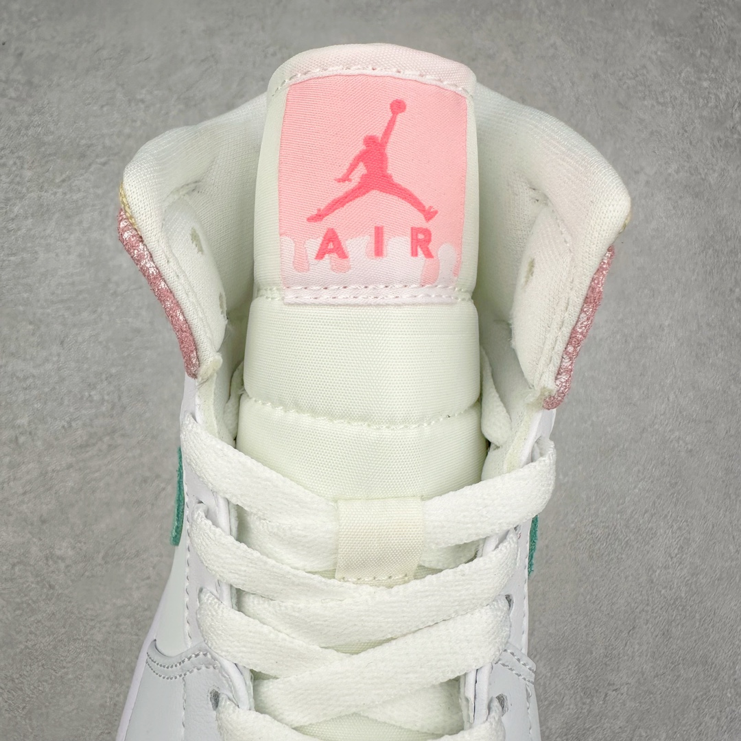 图片[5]-＃yh福利特价 Air Jordan AJ1 Mid 中帮系列 原厂内置全掌气垫 A模大底 头层小牛皮 鞋舌AJ原厂专用牛津布+AJ专用反口珍珠布+原厂无杂质高弹内里海棉 特殊封边弹力鞋带 头层牛皮 原鞋开模 拒绝公底 购置公司同步原材料 都有细节还原95% 原汁原味 忠于原版 尺码：36 36.5 37.5 38 38.5 39 40 40.5 41 42 42.5 43 44 44.5 45 46-选品中心