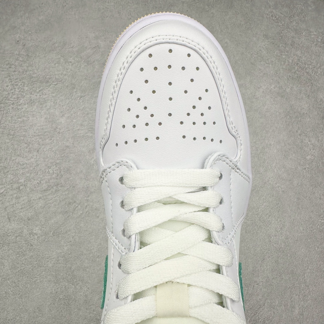 图片[4]-＃yh福利特价 Air Jordan AJ1 Mid 中帮系列 原厂内置全掌气垫 A模大底 头层小牛皮 鞋舌AJ原厂专用牛津布+AJ专用反口珍珠布+原厂无杂质高弹内里海棉 特殊封边弹力鞋带 头层牛皮 原鞋开模 拒绝公底 购置公司同步原材料 都有细节还原95% 原汁原味 忠于原版 尺码：36 36.5 37.5 38 38.5 39 40 40.5 41 42 42.5 43 44 44.5 45 46-选品中心