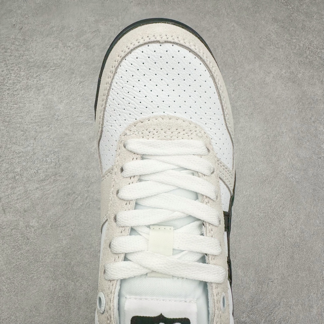 图片[4]-Asics Onitsuka Tiger Ultimate 81 EX 亚瑟士终极系列低帮复古风百搭皮革休闲运动慢跑鞋 采用软质荔枝纹牛培皮鞋面材质 配置OrthoLite鞋垫 轻质Eva缓震组合耐磨橡胶外底 Onitsuka Tiger 鬼塚虎 ULTIMATE 81EX 1183B510 中性款运动鞋 鞋跟底部的缓震孔设计以及TPU后跟保护片强化稳定性 造就合乎新时代高性能运动鞋标准的现代鞋款 牛皮革鞋面 FLYTEFOAM Propel中底增强缓震性与回弹性 鞋跟处采用fuzeGEL缓震胶科技 强化缓震 OrthoLite鞋垫 进一步强化缓震Gel-Kayano超轻量专业运动慢跑鞋 货号：1183B510-103 尺码：36-45-选品中心