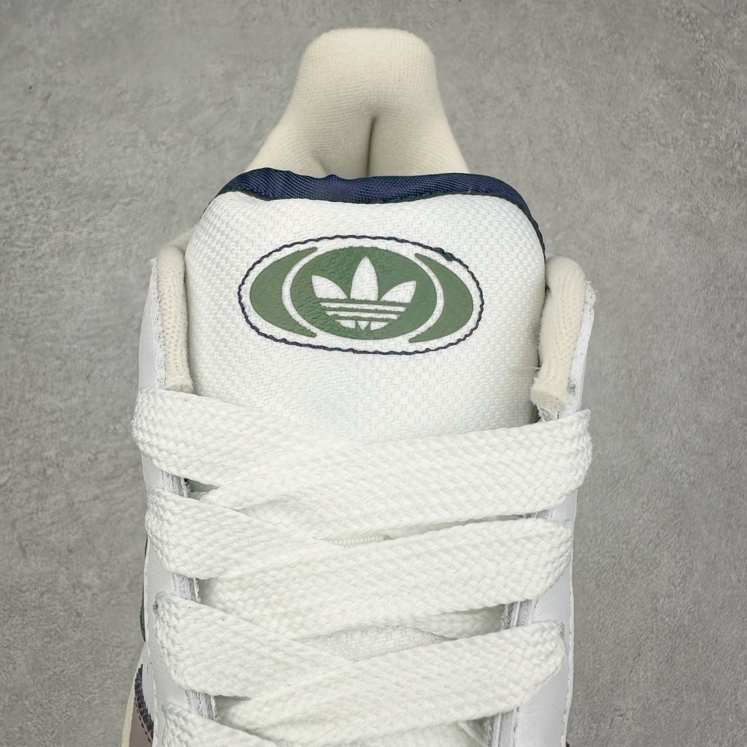 图片[5]-＃C版纯原 AD Originals Campus 00s 学院系列面包风经典复古低帮百搭休闲运动板鞋 IH3279 原鞋开发 正确版型 市面唯一全鞋采用原厂头层SD皮料 正确宽版鞋盒 清洁度完美 诠释最高工艺 这次 Originals 选择了以经典复古鞋型 Campus 为蓝本打造全新面包鞋 这款鞋型联名不断 冠希当年对它更是钟爱有加 论牌面丝毫不输贝壳头、Forum 等大热鞋型 这次 Campus 一改 80 年代的瘦长造型 鞋舌、鞋身、鞋底甚至细节都变大了 营造出千禧年前后流行的面包鞋宽大廓形 因此鞋名改为 Campus 00s 鞋身采用绒面皮料搭配白色常规皮革 质感上还是延续了经典 Campus 的设计 鞋舌填充更加饱满 让鞋款整体看起来更加圆润 搭配上这款浅蓝配色「蓝胖子」造型真的很可爱 鞋舌还加入了与以往 Campus 不同的全新三叶草 Logo 令造型更具千禧气息 鞋带也采用了加宽的设计 如果你不喜欢 这次还附送了传统鞋带可以替换 鞋底采用了米黄做旧设计 凸显鞋款的复古年代感 除了清新可人的浅蓝配色 还有一款酷灰配色 造型更加硬朗复古 而且相比浅蓝配色更加耐脏 尺码：36 36⅔ 37⅓ 38 38⅔ 39⅓ 40 40⅔ 41⅓ 42 42⅔ 43⅓ 44 44 ⅓ 45-选品中心