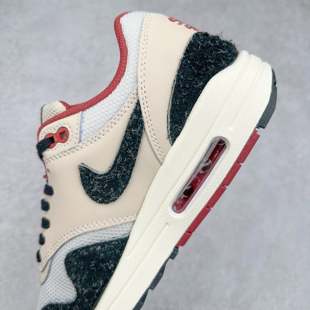 图片[7]-＃C版纯原 NK Air Max 1 初代复古气垫慢跑鞋 FD5743-200 由Tinker Hatfeld和Mark Parker在1987年设计 灵感来自于巴黎蓬皮杜中心 在参观了蓬皮杜中心之后提出了Air Max的标志性开窗可视气垫的理念 并将其实际开发成功 是NK史上第一双可视气垫跑鞋 凭借着Air Max气垫带来的舒适脚感和鞋面面料上的不断精进才使得Air Max 1在现如今都是复古慢跑鞋的首选 深厚的历史渊源 独特的流线形设计 极为复古的外观使得它深受鞋迷的喜爱 尺码：36 36.5 37.5 38 38.5 39 40 40.5 41 42 42.5 43 44 44.5 45 46 47.5-选品中心