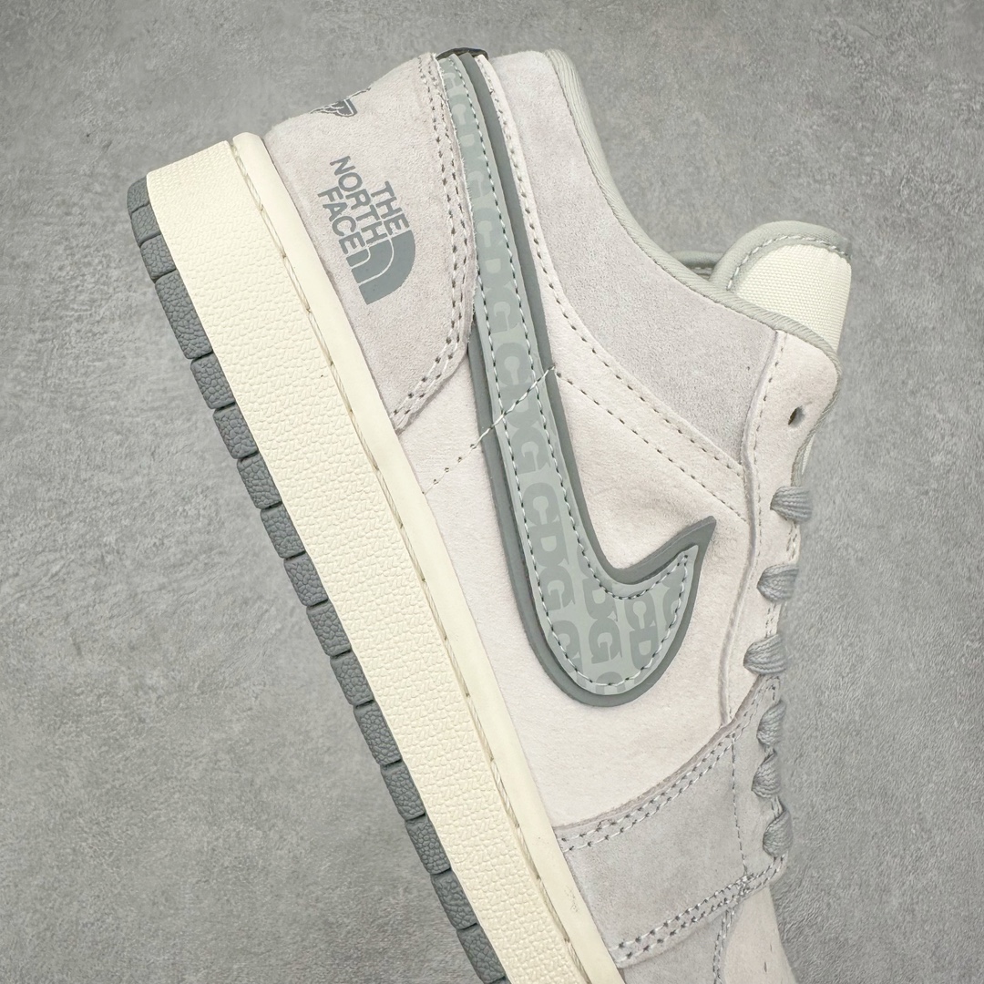 图片[6]-Air Jordan AJ1 Low 低帮系列定制配色 DM5688-111 原厂内置气垫魔块 A模大底 头层小牛皮 鞋舌AJ原厂专用牛津布+AJ专用反口珍珠布+原厂无杂质高弹内里海棉+特殊封边弹力鞋带 尺码：36 36.5 37.5 38 38.5 39 40 40.5 41 42 42.5 43 44 44.5 45 46-选品中心