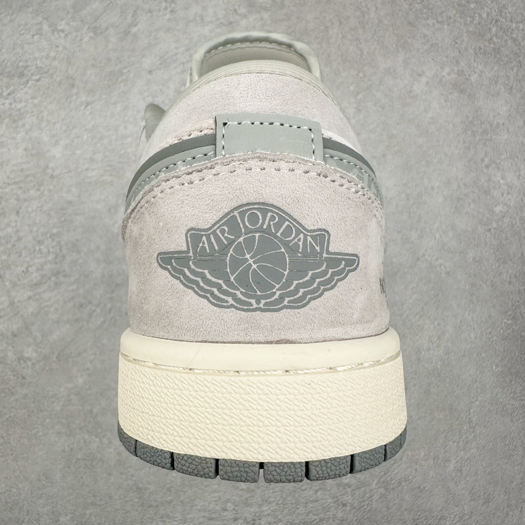 图片[8]-Air Jordan AJ1 Low 低帮系列定制配色 DM5688-111 原厂内置气垫魔块 A模大底 头层小牛皮 鞋舌AJ原厂专用牛津布+AJ专用反口珍珠布+原厂无杂质高弹内里海棉+特殊封边弹力鞋带 尺码：36 36.5 37.5 38 38.5 39 40 40.5 41 42 42.5 43 44 44.5 45 46-选品中心