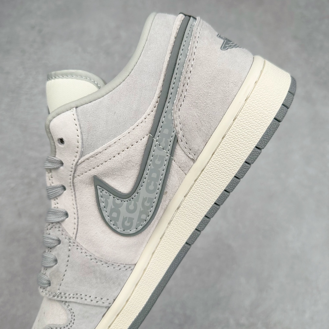 图片[7]-Air Jordan AJ1 Low 低帮系列定制配色 DM5688-111 原厂内置气垫魔块 A模大底 头层小牛皮 鞋舌AJ原厂专用牛津布+AJ专用反口珍珠布+原厂无杂质高弹内里海棉+特殊封边弹力鞋带 尺码：36 36.5 37.5 38 38.5 39 40 40.5 41 42 42.5 43 44 44.5 45 46-选品中心